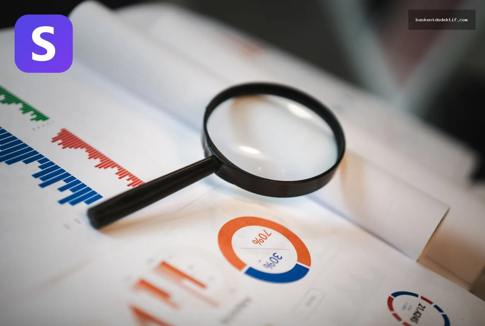 Kurumsal Şirket Araştırma ekibi finansal verileri analiz ediyor