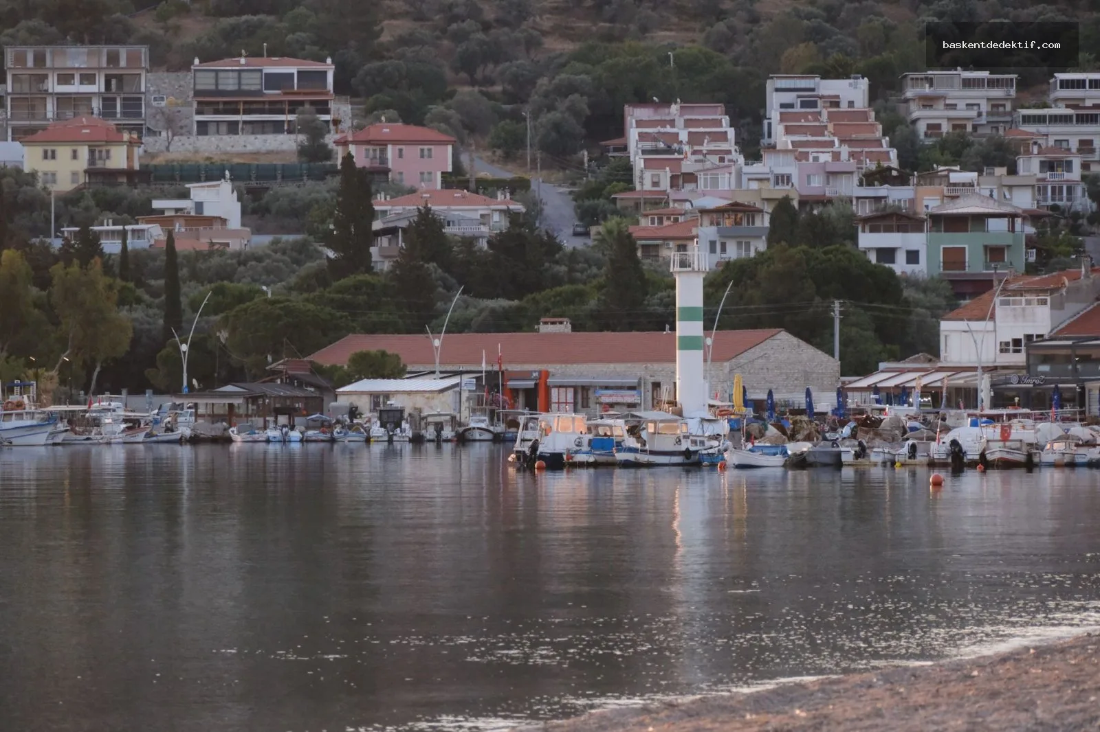Muğla Akyaka dedektifinin gizli gerçeği çözmek için deniz kenarında çalışması