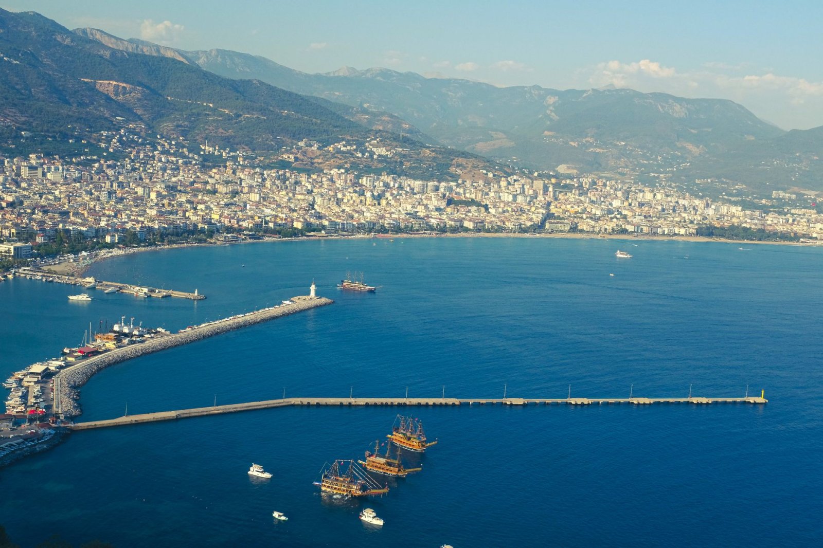 Kepez’te Sessiz Gerçekleri Aydınlatan Kepez Özel Dedektif Hizmetleri: Antalya’nın Gizemlerini Keşfedin! 3 Antalya Kepez’te deniz ve dağlar arasında gizli bir manzara ve özel dedektifler