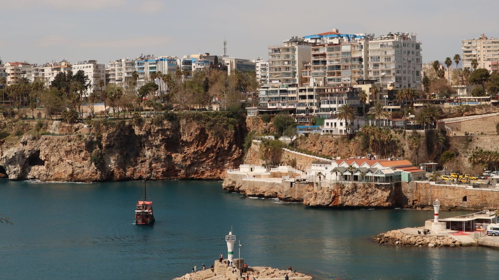 Kepez’te Sessiz Gerçekleri Aydınlatan Kepez Özel Dedektif Hizmetleri: Antalya’nın Gizemlerini Keşfedin! 5 Antalya Kepez dedektif bir deniz kenarı köyünde gizli bir vakayı çözüyor