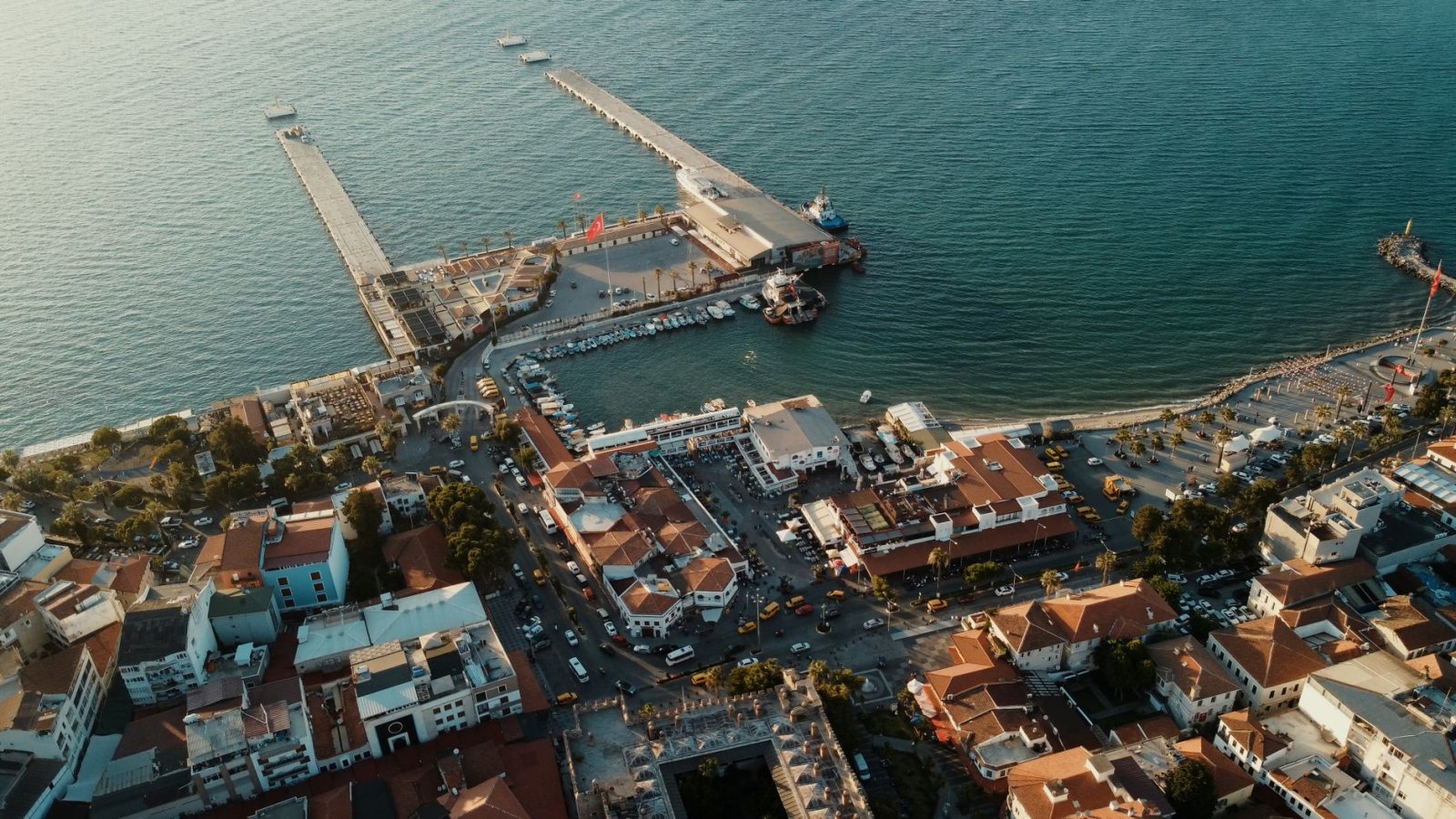 Antalya Manavgat Dedektif: Güvenilir Araştırma ve Çözüm Rehberi 3 Manavgat Dedektif Kuşadası limanının güneş batımında görüntüsü ve deniz kenarı manzarası