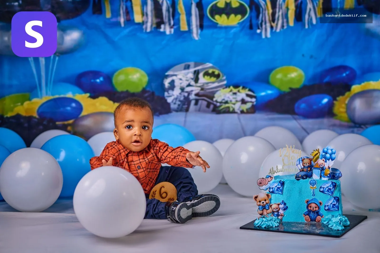 Batman Eş Takibi temalı bebek pastası ve balonlar