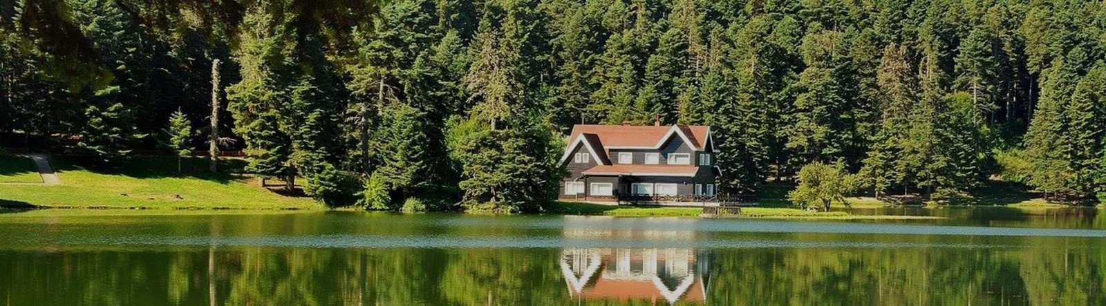 Bolu Dedektif bürosu için büyüteçli ve trençkotlu özel dedektif