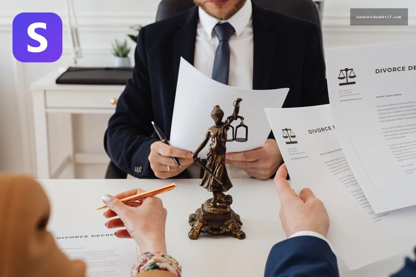 Boşanma davalarında belgeler ve Lady Justice heykeli
