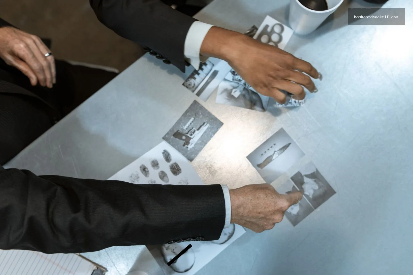 Çankırı profesyonel dedektif parmak izi ve fotoğrafları inceliyor