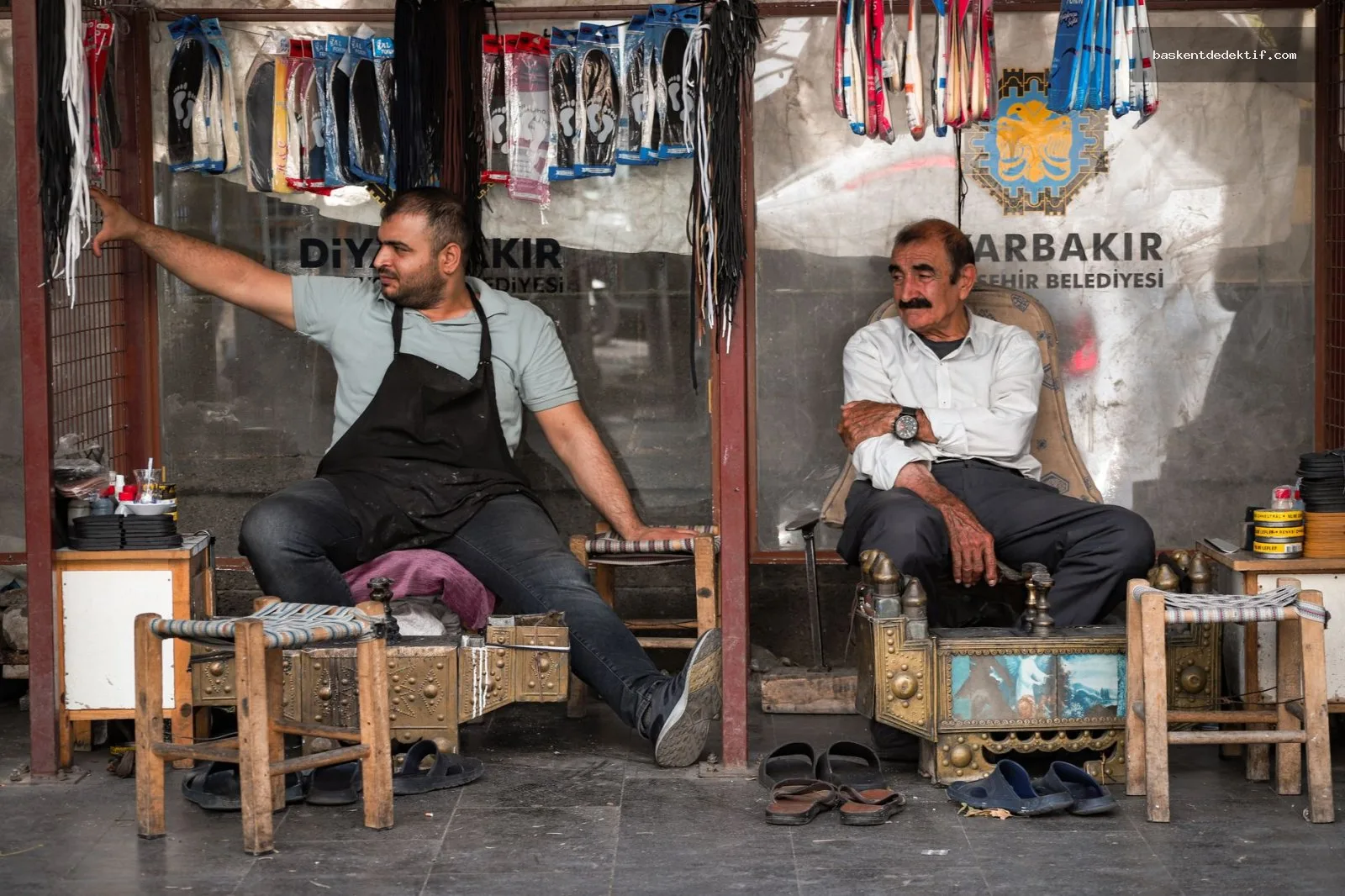 Diyarbakır Yenişehir’deki geleneksel dedektifin gizemli duruşu ve Osmanlı kıyafetiyle çözüm süreci