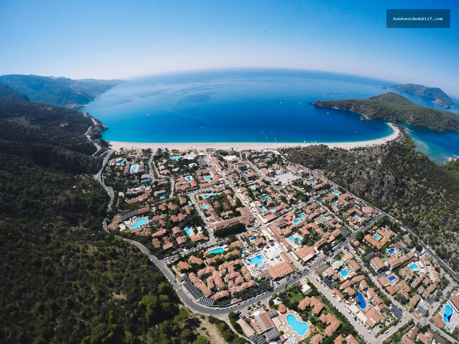 Fethiye’de Gizli Gerçekleri Açığa Çıkaran Dedektif: Şehrin Sırlarınızı Güvenli ve Profesyonel Bir Şekilde Keşfedin 3 Fethiye Özel Dedektif’in deniz kenarında gizli sırlarını keşfeden profesyonel görüntü