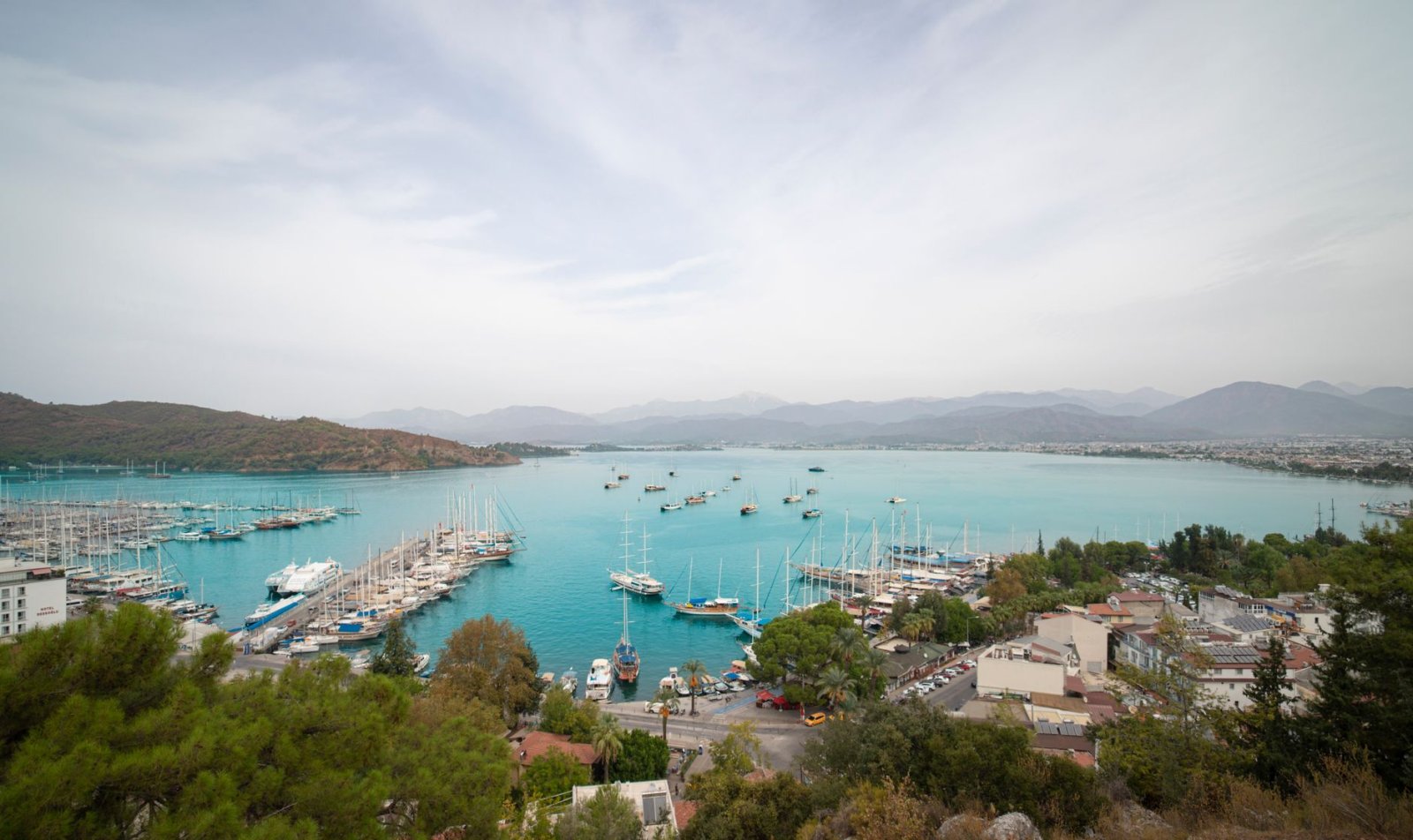 Fethiye’de Sessiz Gerçekleri Açığa Çıkaran Fethiye Dedektif Hizmetleri: Şehrin Sırlarınızı Güvenli ve Profesyonel Bir Şekilde Keşfedin 3 Fethiye Dedektif Fethiye’de yelkenli gemilerle dolu deniz manzarası