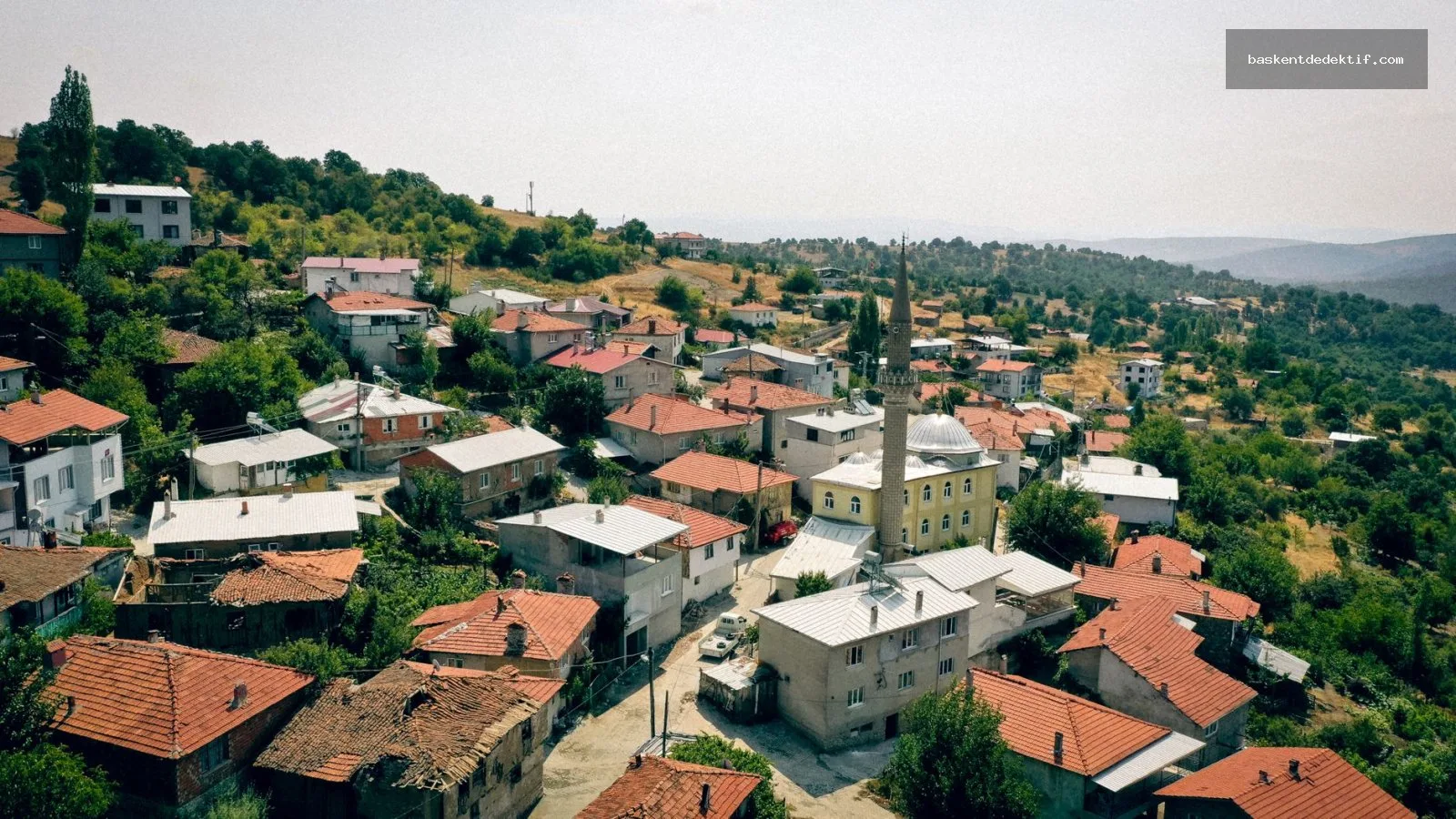 Dedektif İskilip İskilip dedektifinin gizemli köydeki detektif hikayesi