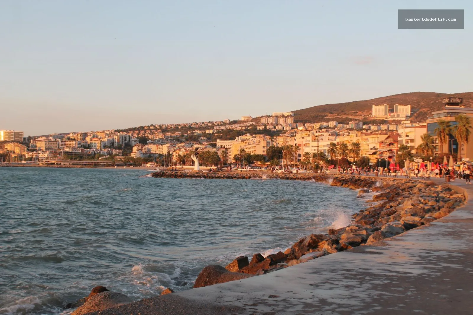 Kuşadası Merkez Dedektif Kuşadası'nın güzel sahil manzarası ve bataklıktan sonraki şehri
