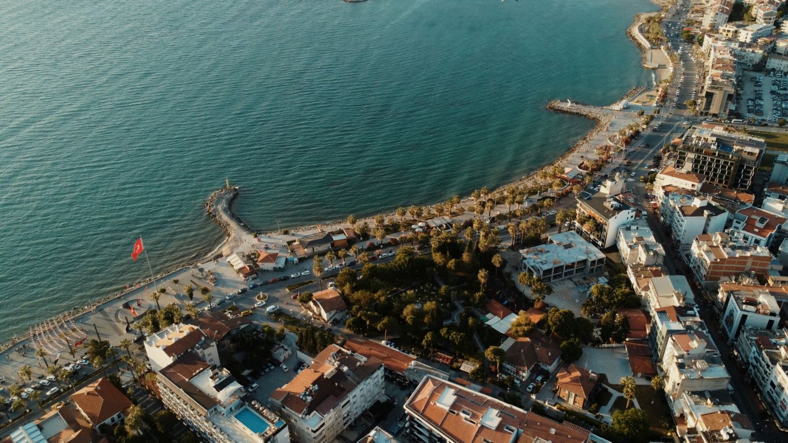 Kuşadası Merkez Dedektif: Şehrin Gizli Gerçeklerini Profesyonel Bir Şekilde Keşfedin 2 Kuşadası’nın deniz kenarındaki şehri ve deniz manzarasıyla harika bir görüntü
