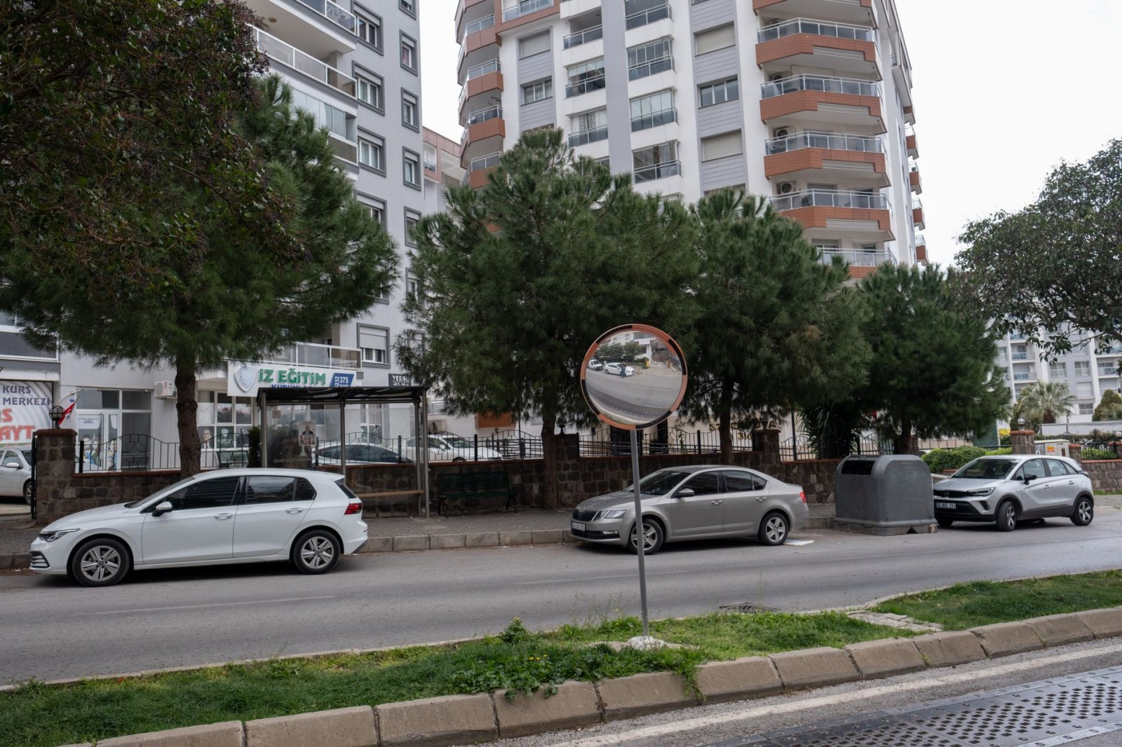 Manavgat Özel Dedektif: Bölgesel Araştırma ve Çözüm Rehberi 3 Dedektif Manavgat Manavgat dedektifinin deniz kenarında soruşturma yaptığı kırsal şehre bakış
