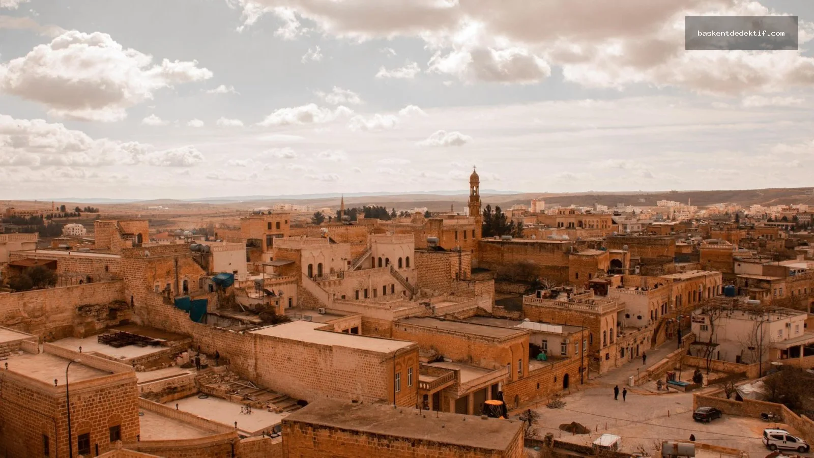 Mardin’de Sessiz Sırlarınızı Keşfedin: Mardin Özel Dedektif Hizmetleriyle Şehrin Gizemlerini Profesyonel Bir Şekilde Aydınlatın! 3 Mardin’daki eski cami ve köşklerin sakin atmosferiyle gizli tarihi sırlarını keşfeden Mardin