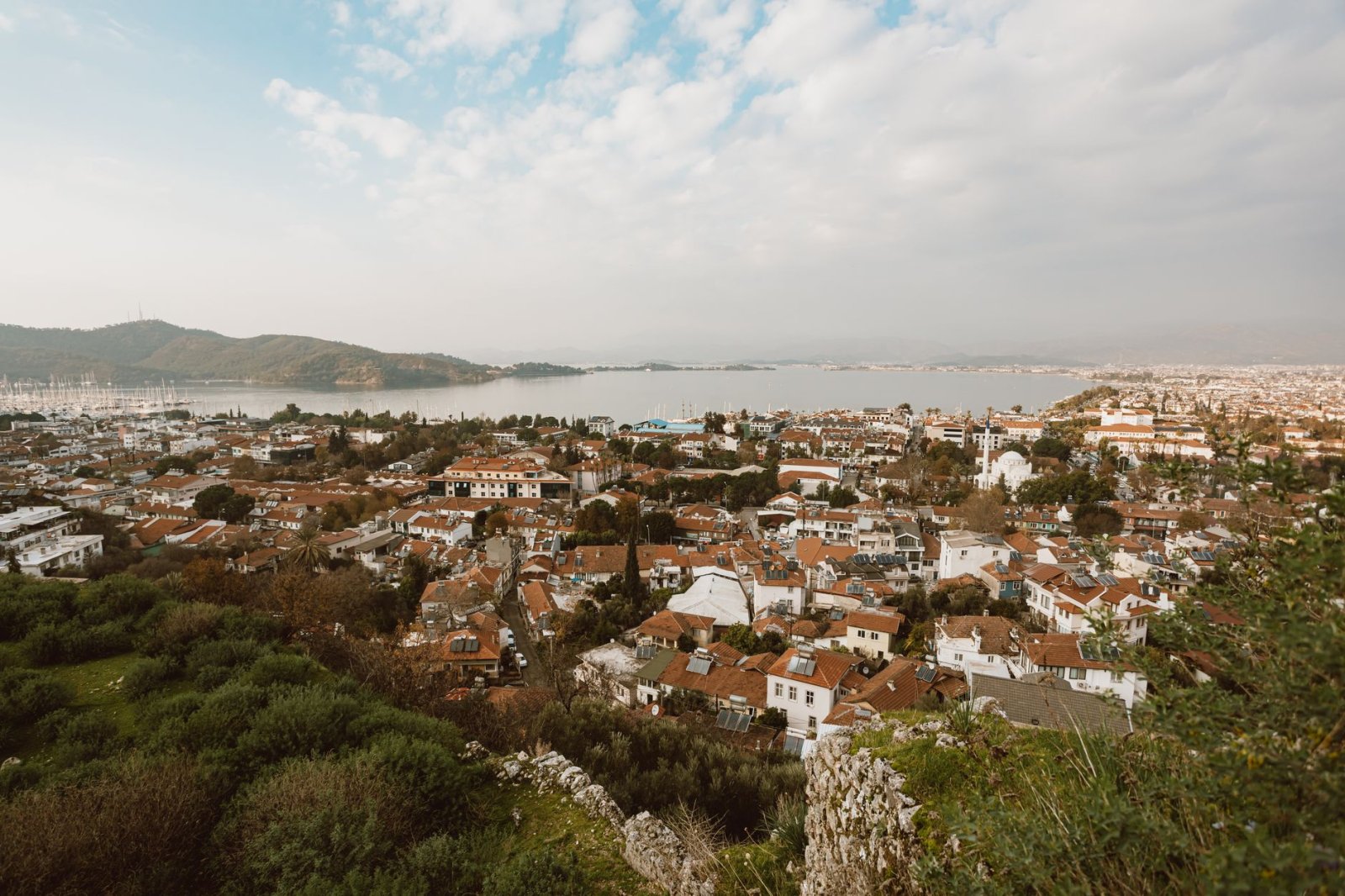 Muğla Akyaka'da Profesyonel Dedektif Hizmetleri: Şehrin Sırlarını Güvenli Araştırın 3 Muğla Akyaka dedektif geceleri deniz kenarında gizemli arayışında