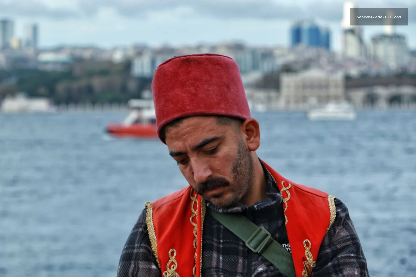 Dedektif Muş'un dağlık köyünde gizemli suçu aydınlatırken