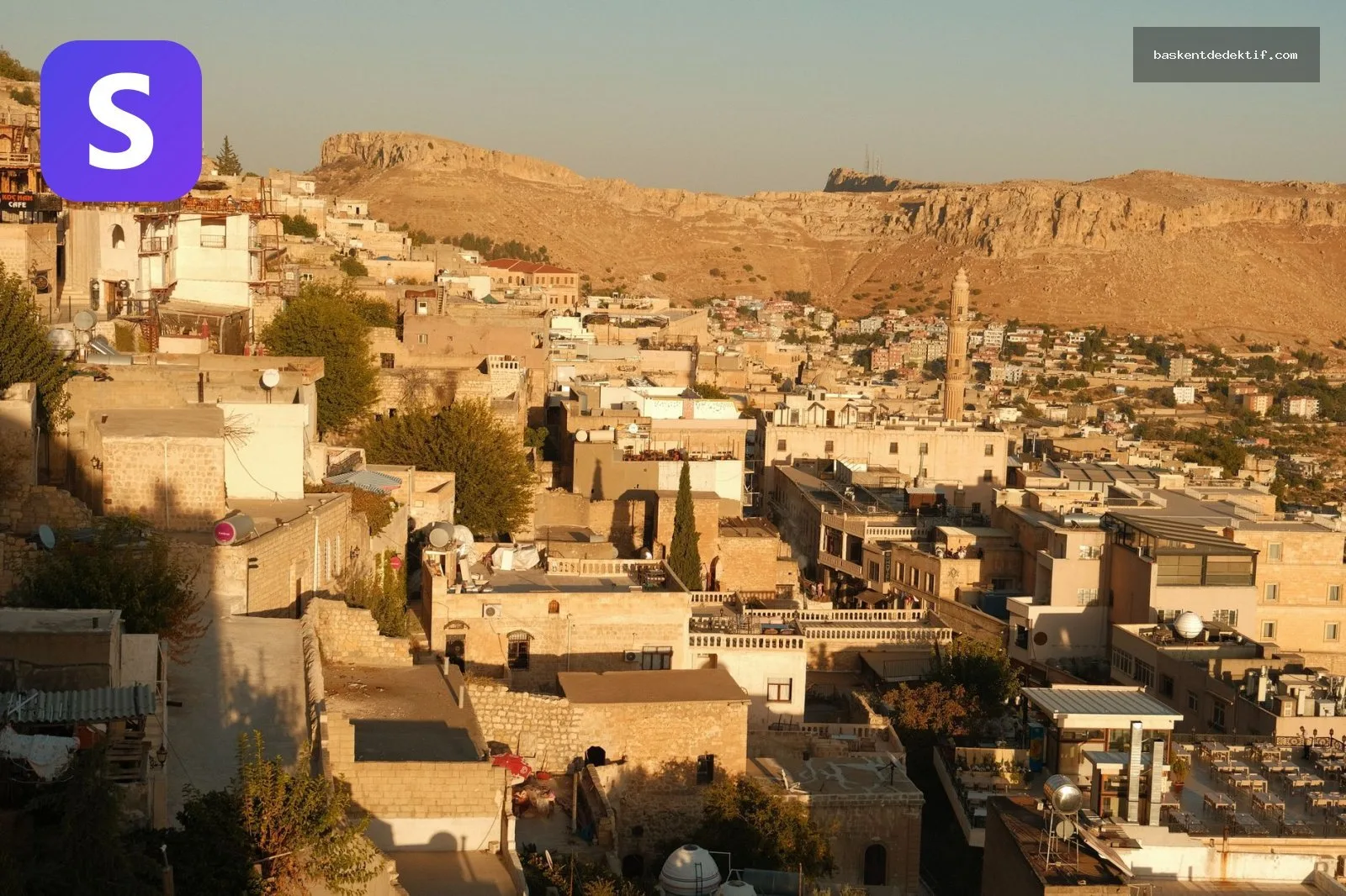 Nusaybin Dedektif: Sınır Bölgesinde Araştırmayı Doğru Planlayın 3 Mardin Nusaybin Dedektif: taş mimarisi üstten güneşte