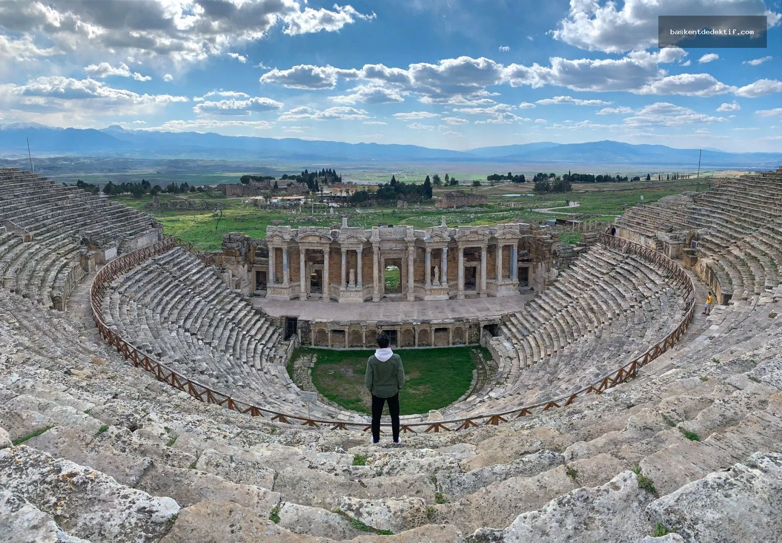 Pamukkale Dedektif Hizmetleri ve Seçim Rehberi 3 Denizli Pamukkale Dedektif Hierapolis antik tiyatro manzarası
