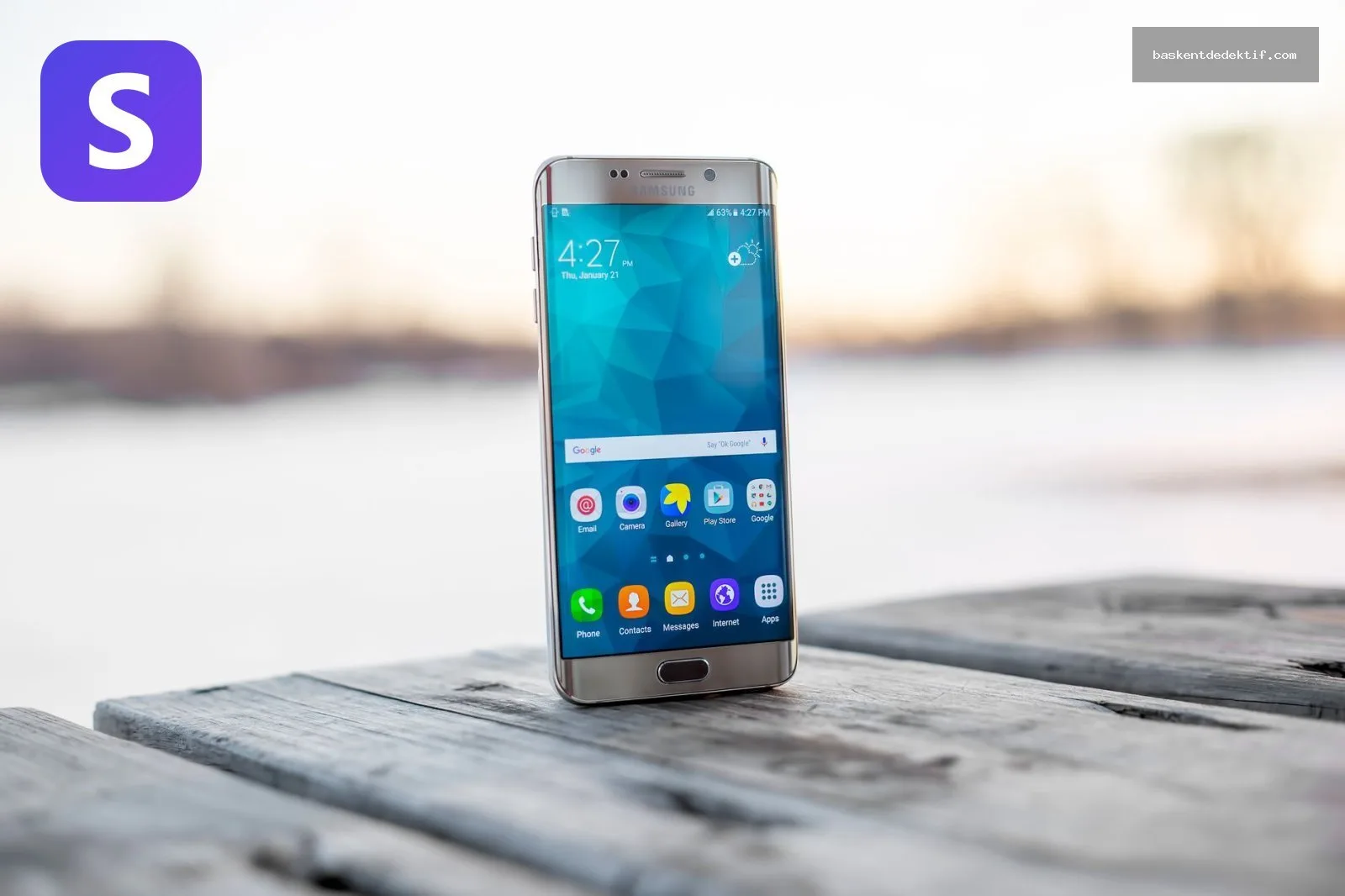 Sakarya Eş Takibi için kullanılan Samsung telefon güneş batımında