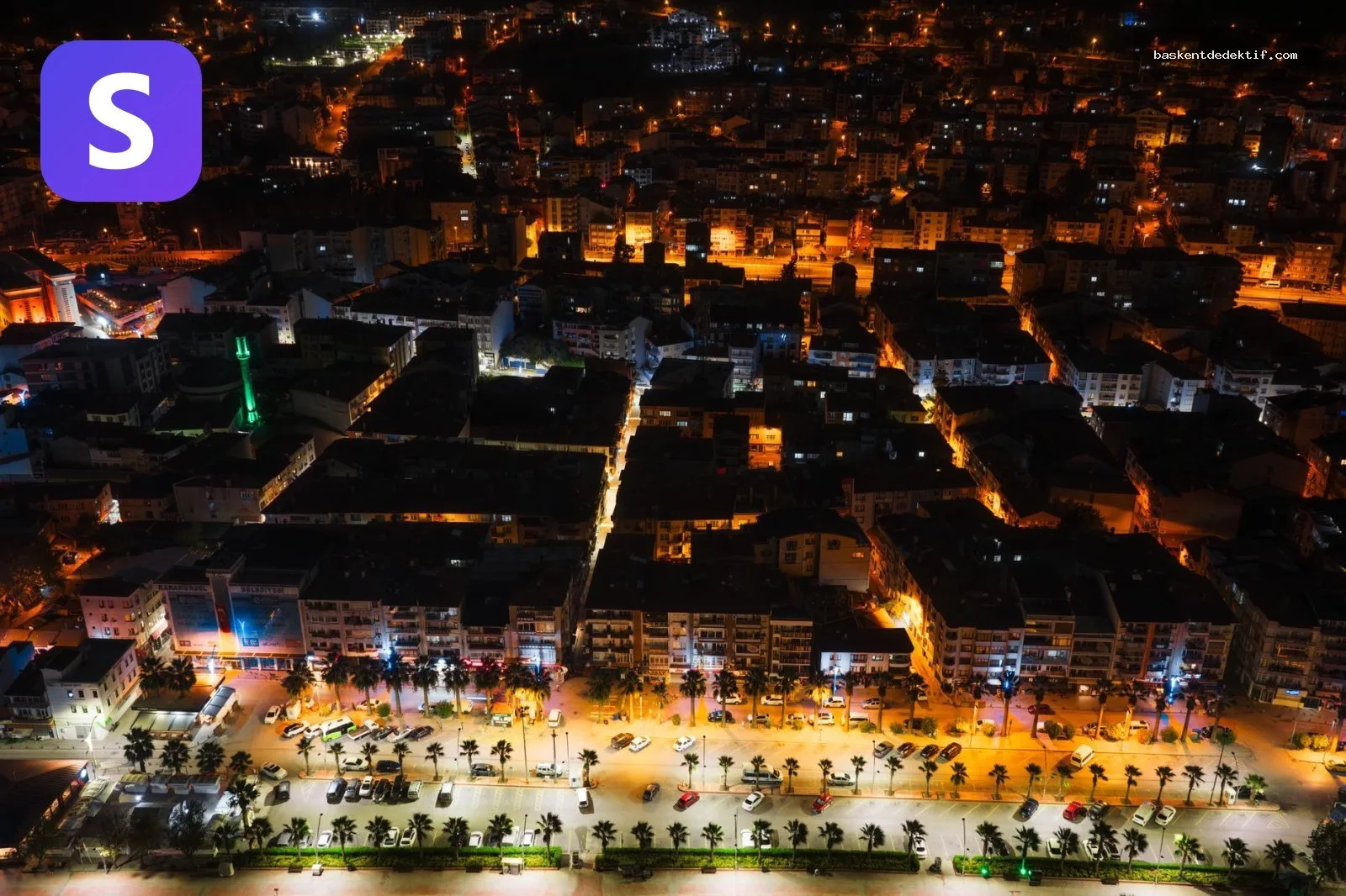 Sakarya Merkez Dedektif: Şehir İçi Araştırma Nasıl Planlanır? 2 Sakarya Eş Takibi: havadan gece ışıklı şehir sokağı
