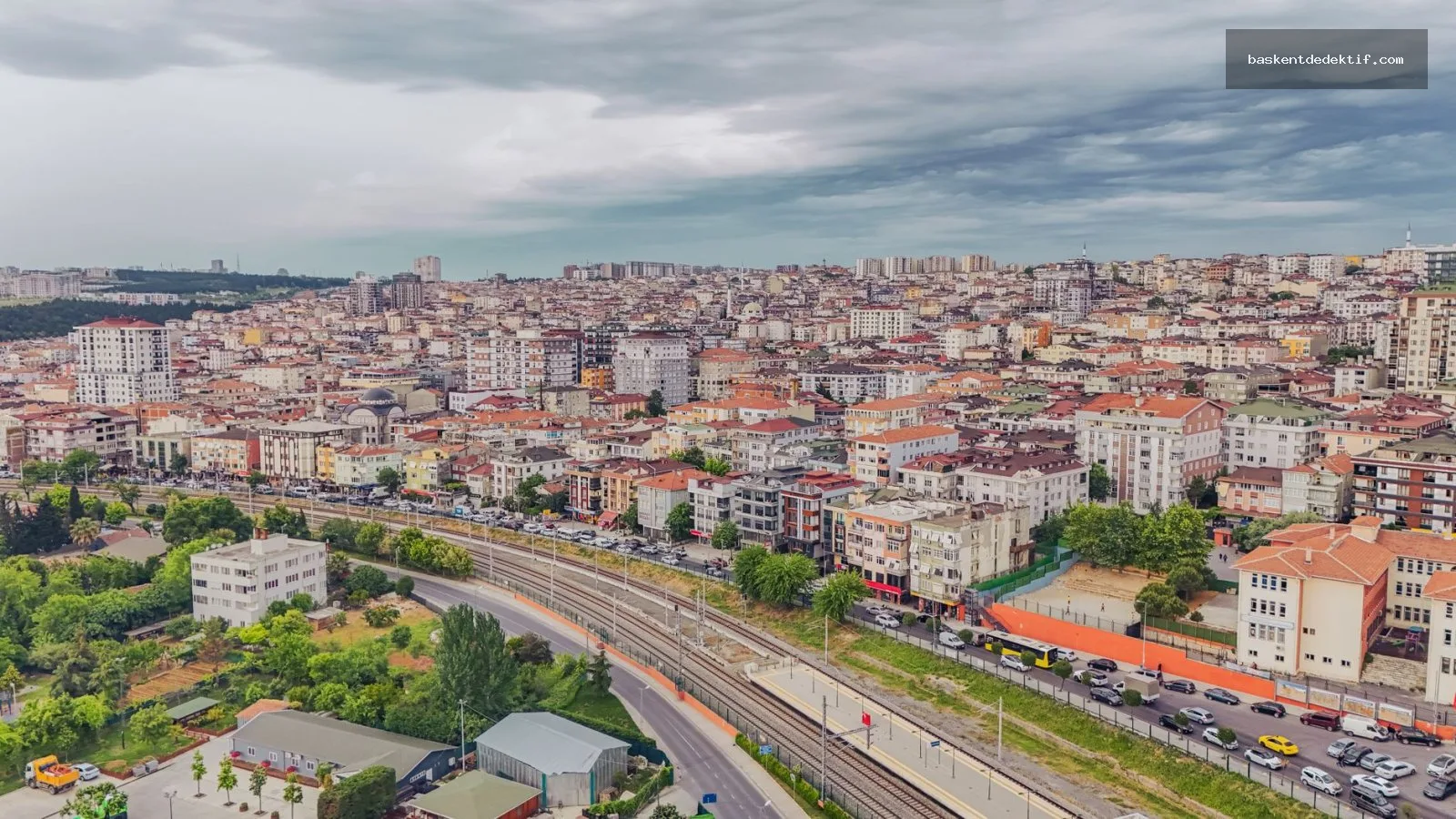Tekirdağ Dedektif: Gizemleri Ortaya Çıkaran Uzmanlar 3 Tekirdağ Merkez Dedektif, yoğun şehir manzarası